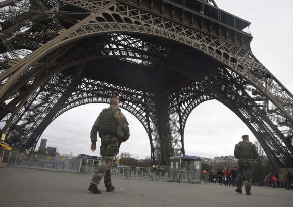 Los atentados amenazan el vital sector del turismo en Francia