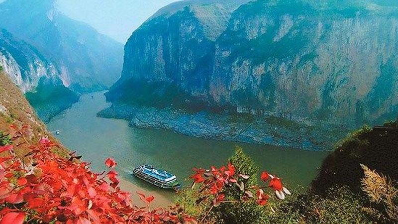 Estrenan crucero eléctrico en el río más largo de China