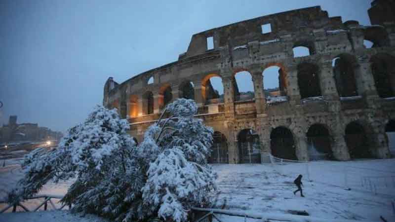 Temporal de nieve en Europa causa cancelaciones de vuelos 