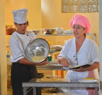 Chef española ofrece taller de repostería en Festival Ellas Crean   