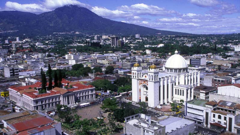 Ingresos por turismo en El Salvador sobrepasarán los mil millones de dólares
