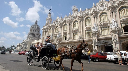 Cuba ingresó más de mil millones de dólares por turismo