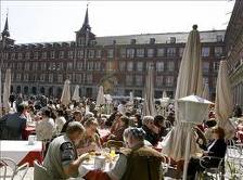 España recibió 53 millones de turistas en 2010, para un incremento de 1,4 por ciento con respecto al año anterior