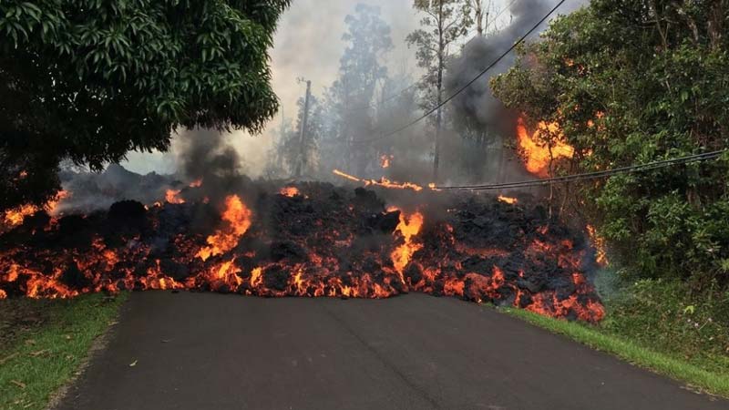 Lava de volcán Kilauea en Hawaii llega a planta geotérmica